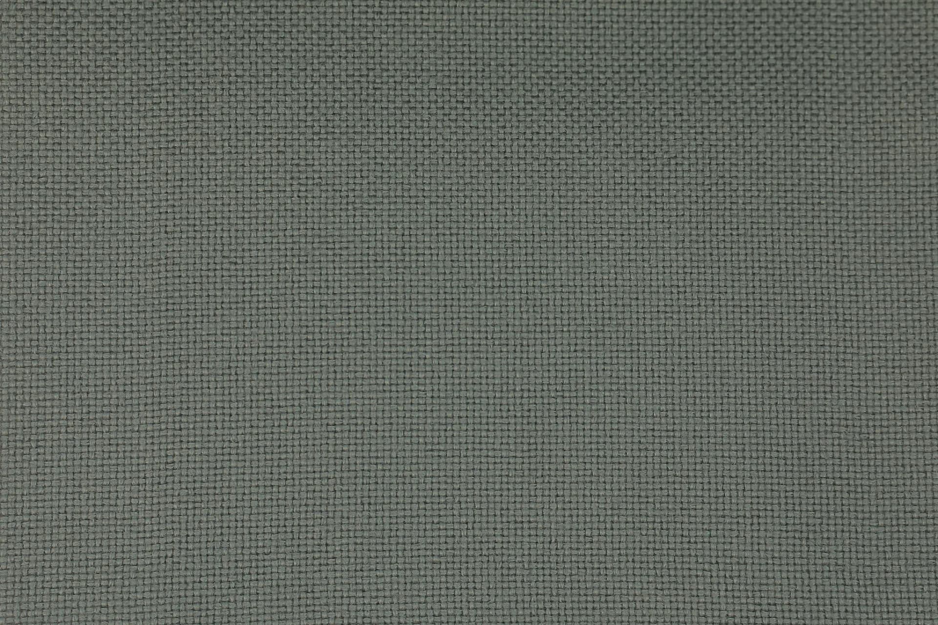 L 03