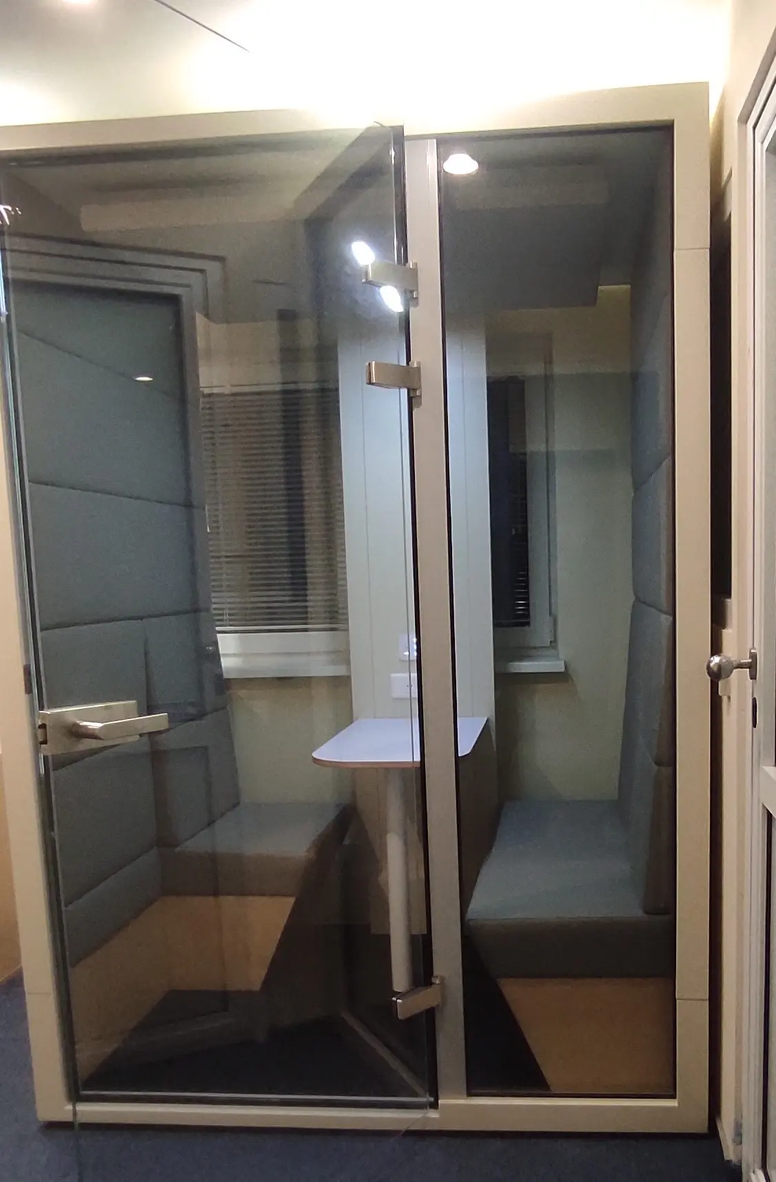 M3 cabin in industrial facility — Warsaw implementation, soundproofed 3-person meeting point